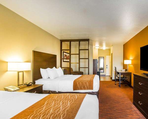 Suite - Comfort Suites Clovis