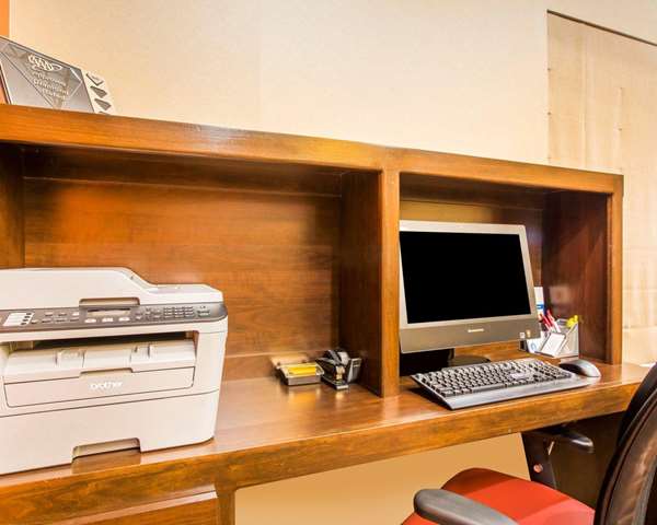 Conference Area - Comfort Suites Clovis