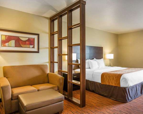 Suite - Comfort Suites Clovis