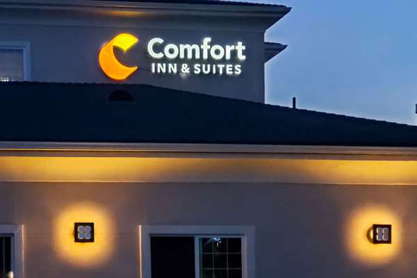 Exterior view - Comfort Inn & Suites Galt
