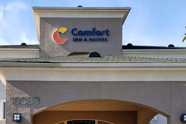 Exterior view - Comfort Inn & Suites Galt