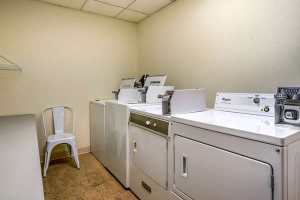 Amenities - Comfort Inn & Suites Galt