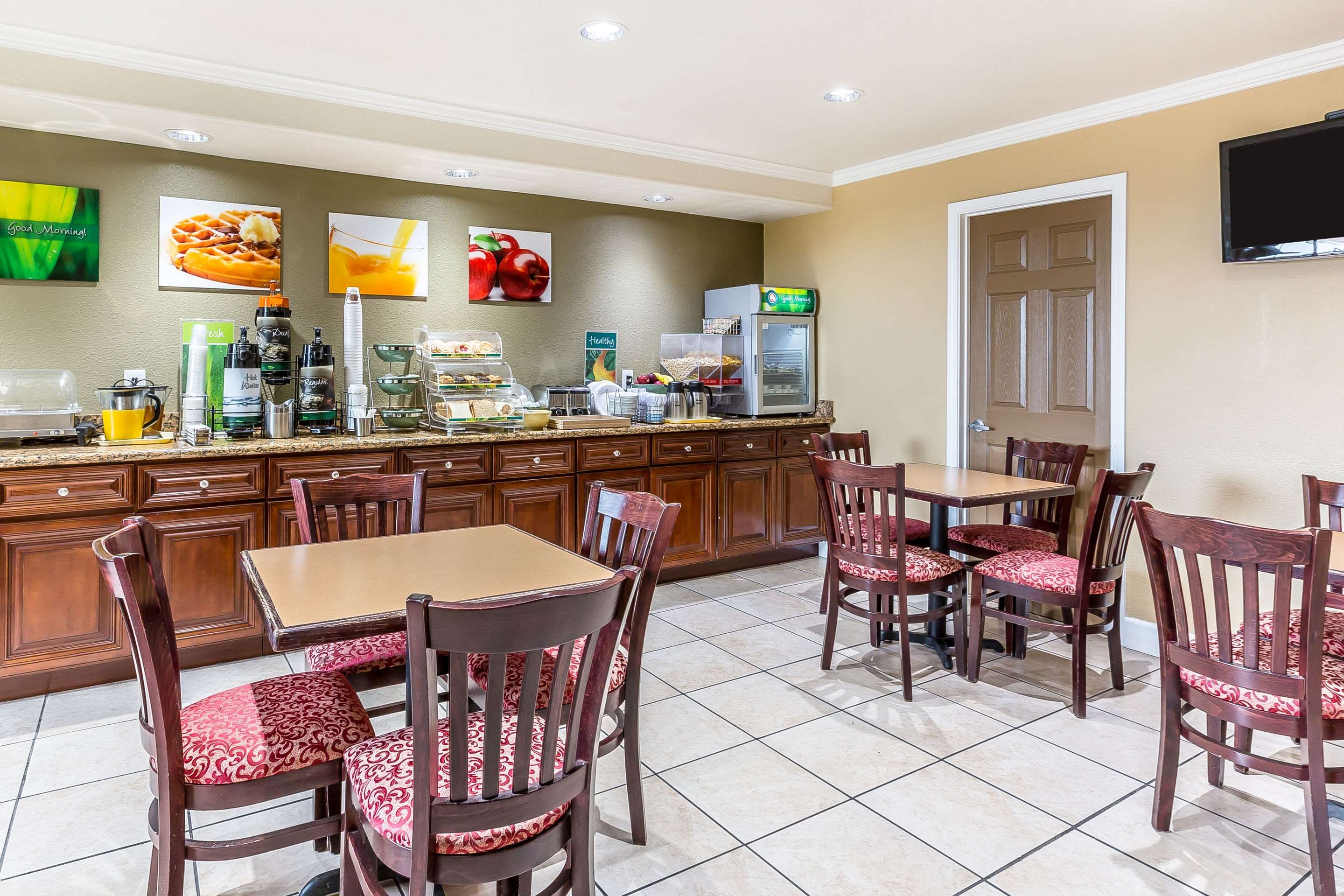 Breakfast area