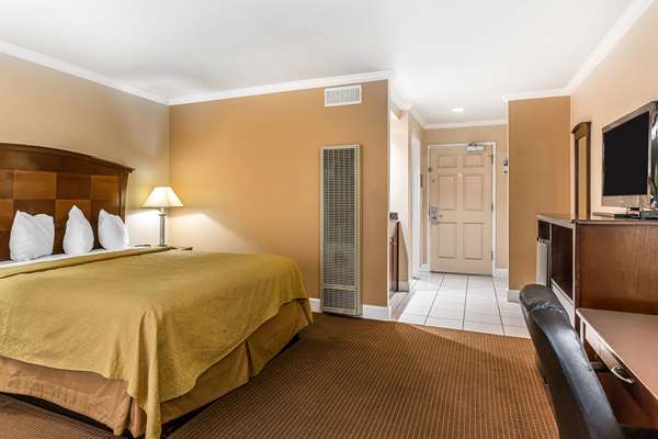 Suite - Quality Inn San Simeon