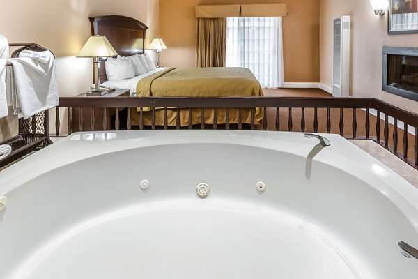 Suite - Quality Inn San Simeon