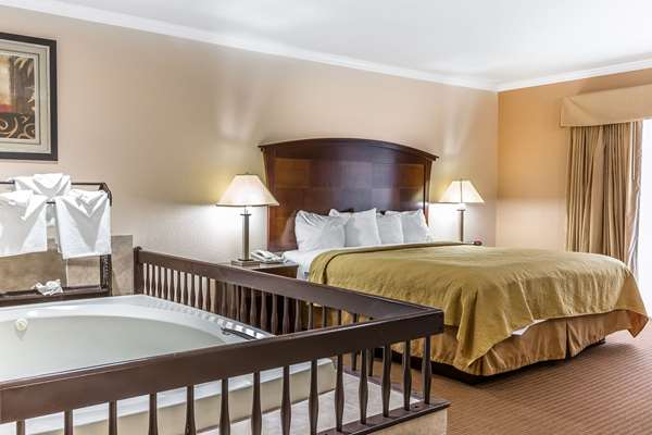 Suite - Quality Inn San Simeon