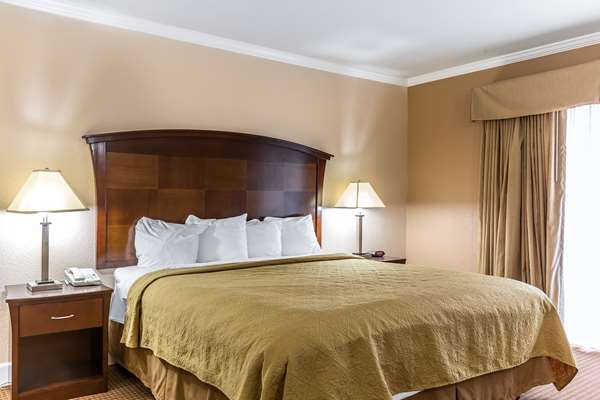 Suite - Quality Inn San Simeon