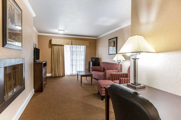 Suite - Quality Inn San Simeon