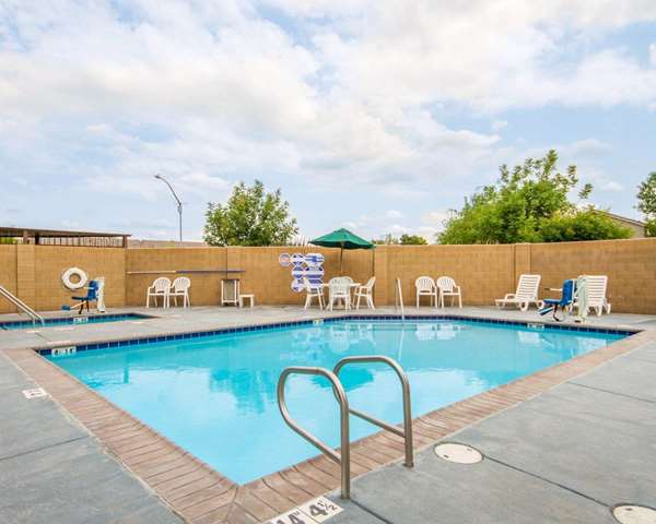 Pool - Comfort Suites Turlock - CA 99, Exit 214
