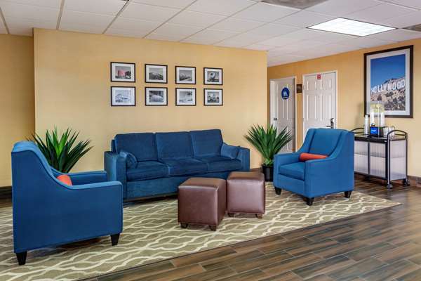  - Comfort Inn & Suites North Hollywood