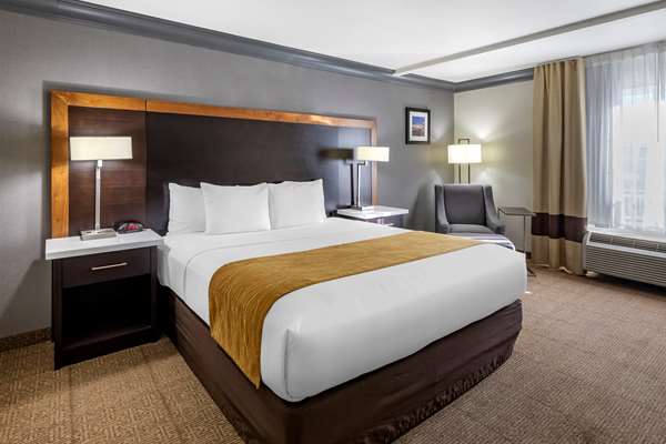  - Comfort Inn & Suites North Hollywood