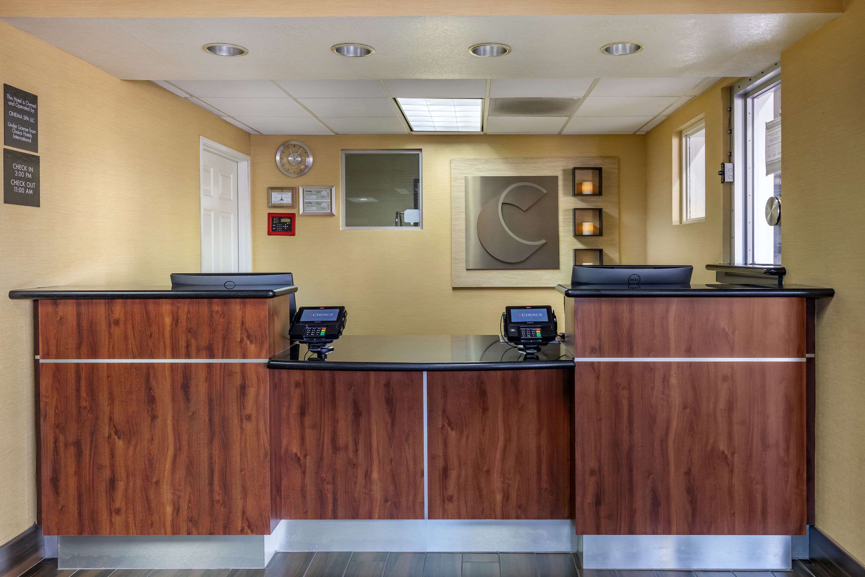 Hotel lobby | Comfort Inn & Suites Near Universal - North Hollywood – Burbank