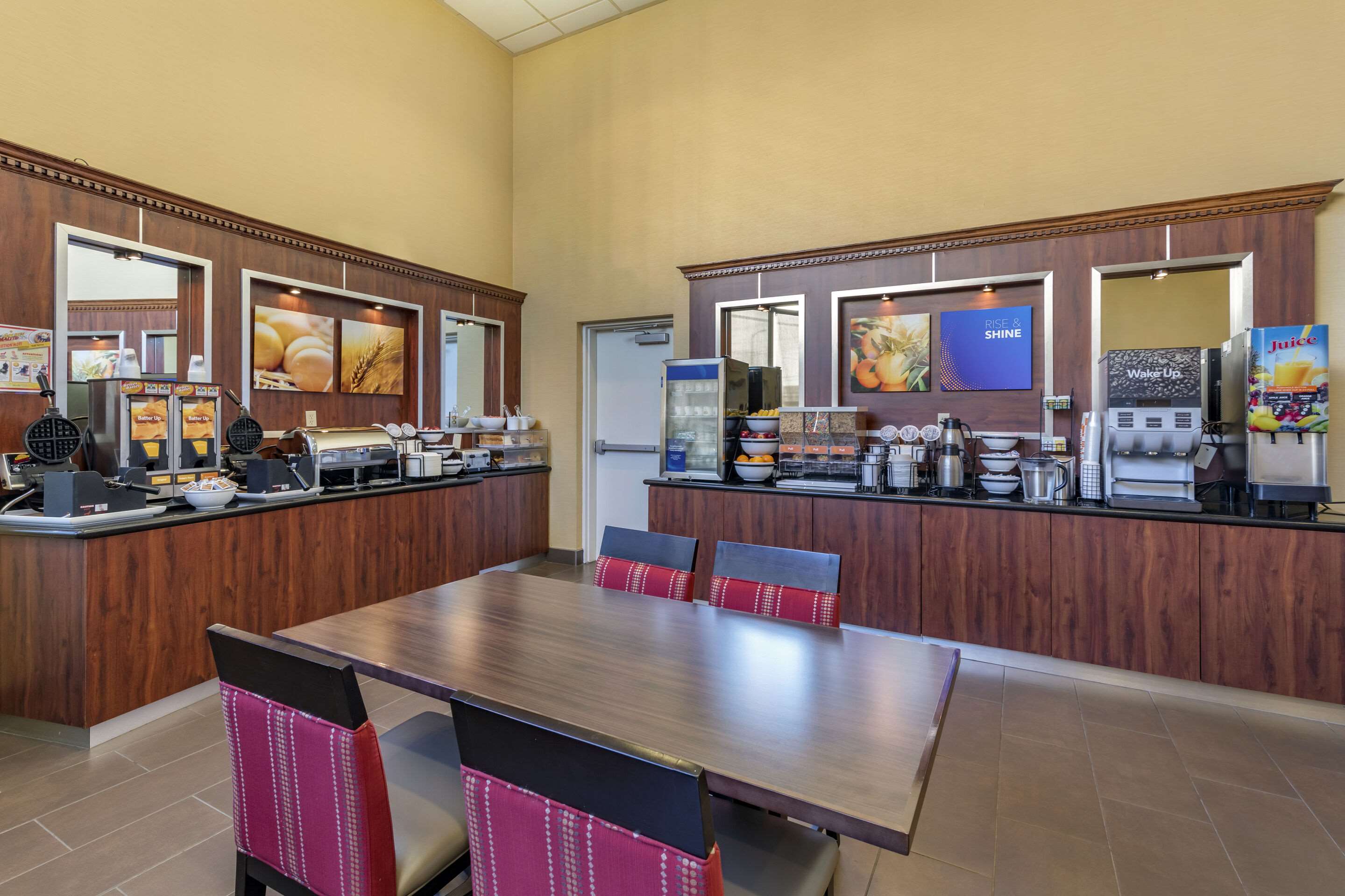 Assorted breakfast items | Comfort Inn & Suites Near Universal - North Hollywood – Burbank
