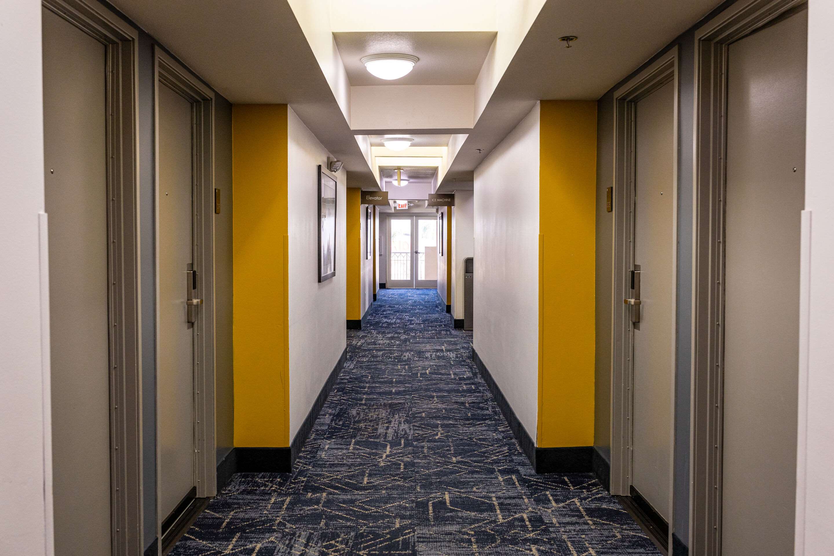 Hall | Comfort Inn & Suites Near Universal - North Hollywood – Burbank