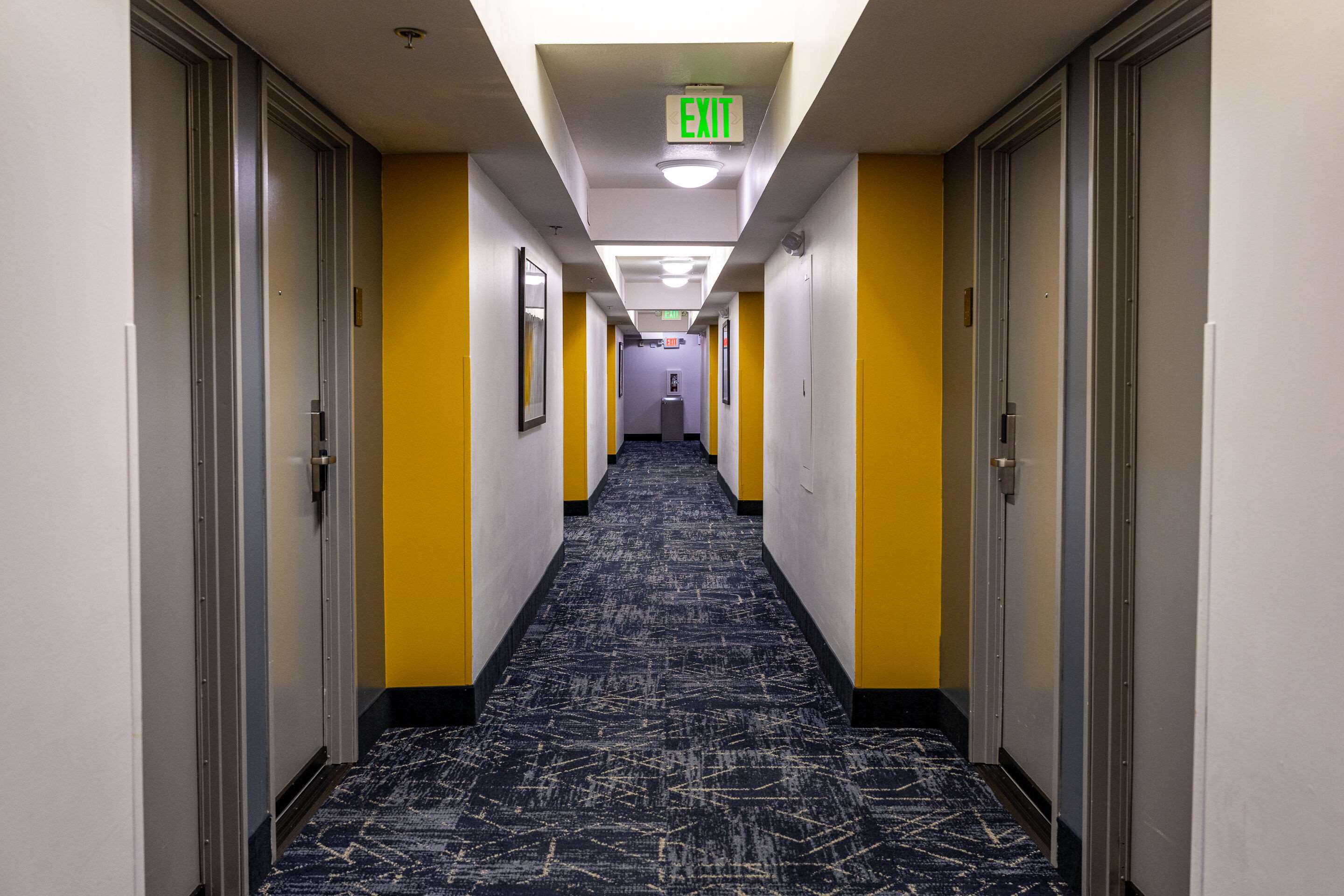 Hall | Comfort Inn & Suites Near Universal - North Hollywood – Burbank