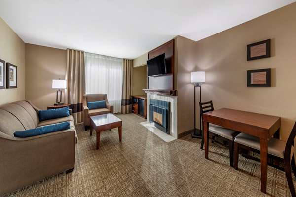 Suite - Comfort Inn Ventura - US 101, Exit 68