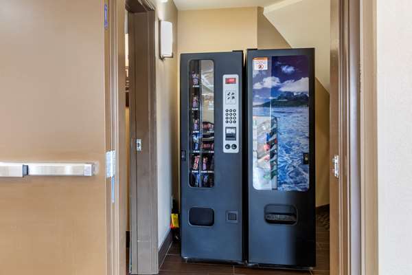  - Comfort Inn Ventura - US 101, Exit 68