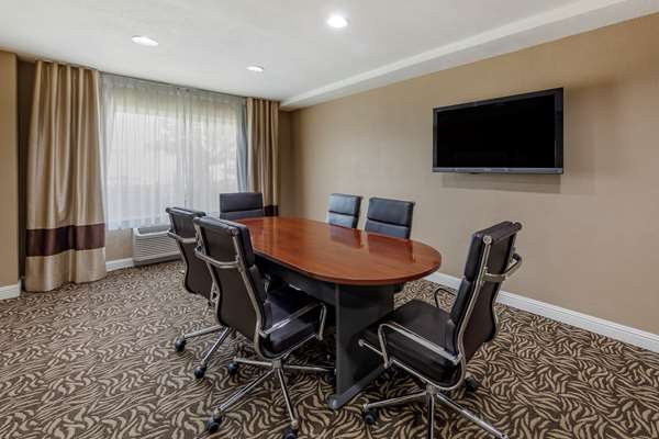  - Comfort Inn Ventura - US 101, Exit 68