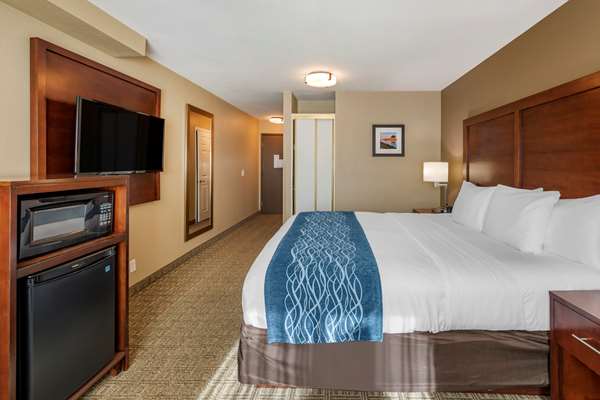  - Comfort Inn Ventura - US 101, Exit 68
