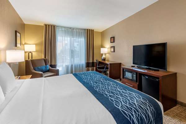  - Comfort Inn Ventura - US 101, Exit 68