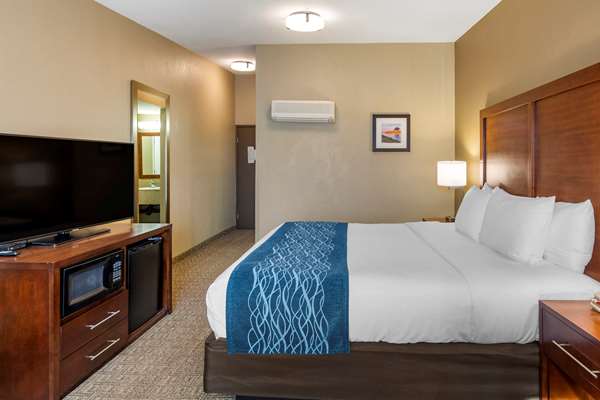  - Comfort Inn Ventura - US 101, Exit 68