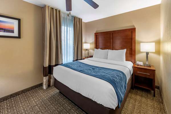 Suite - Comfort Inn Ventura - US 101, Exit 68