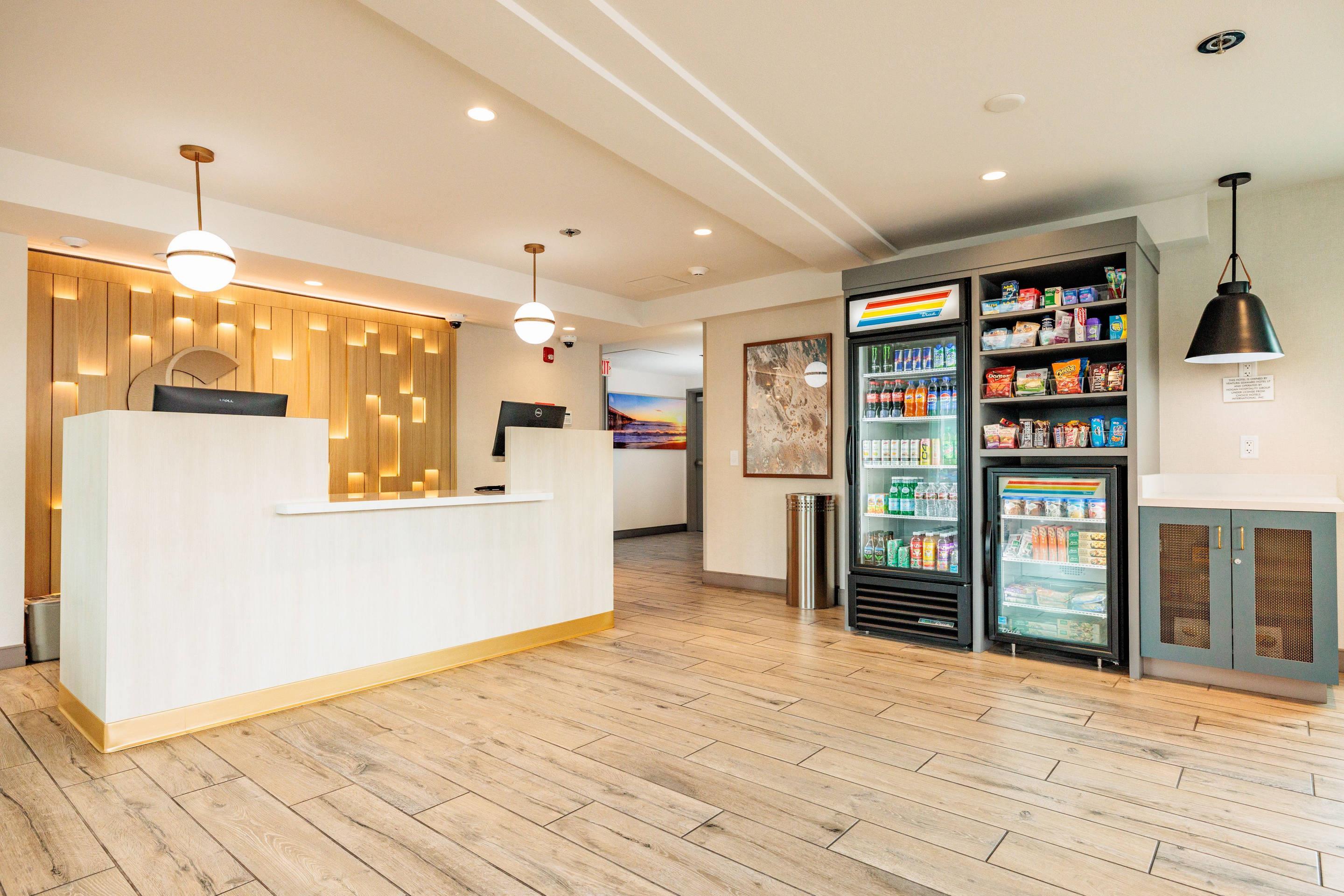Front desk | Comfort Inn & Suites Ventura Beach
