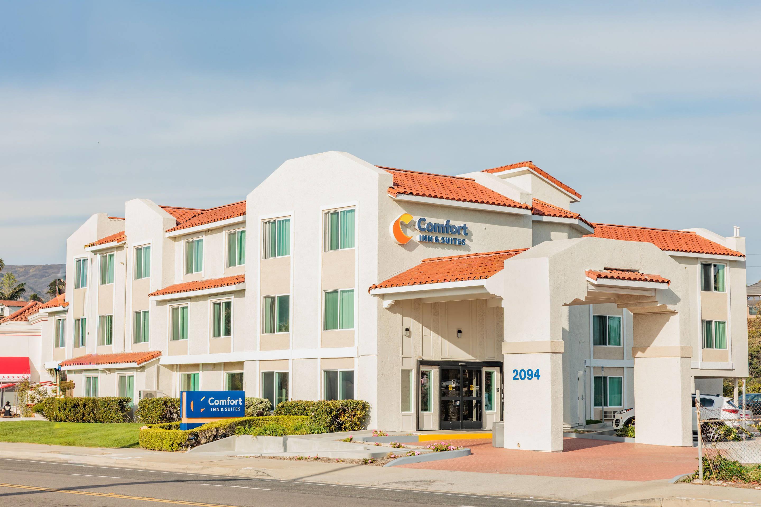 Hotel exterior | Comfort Inn & Suites Ventura Beach