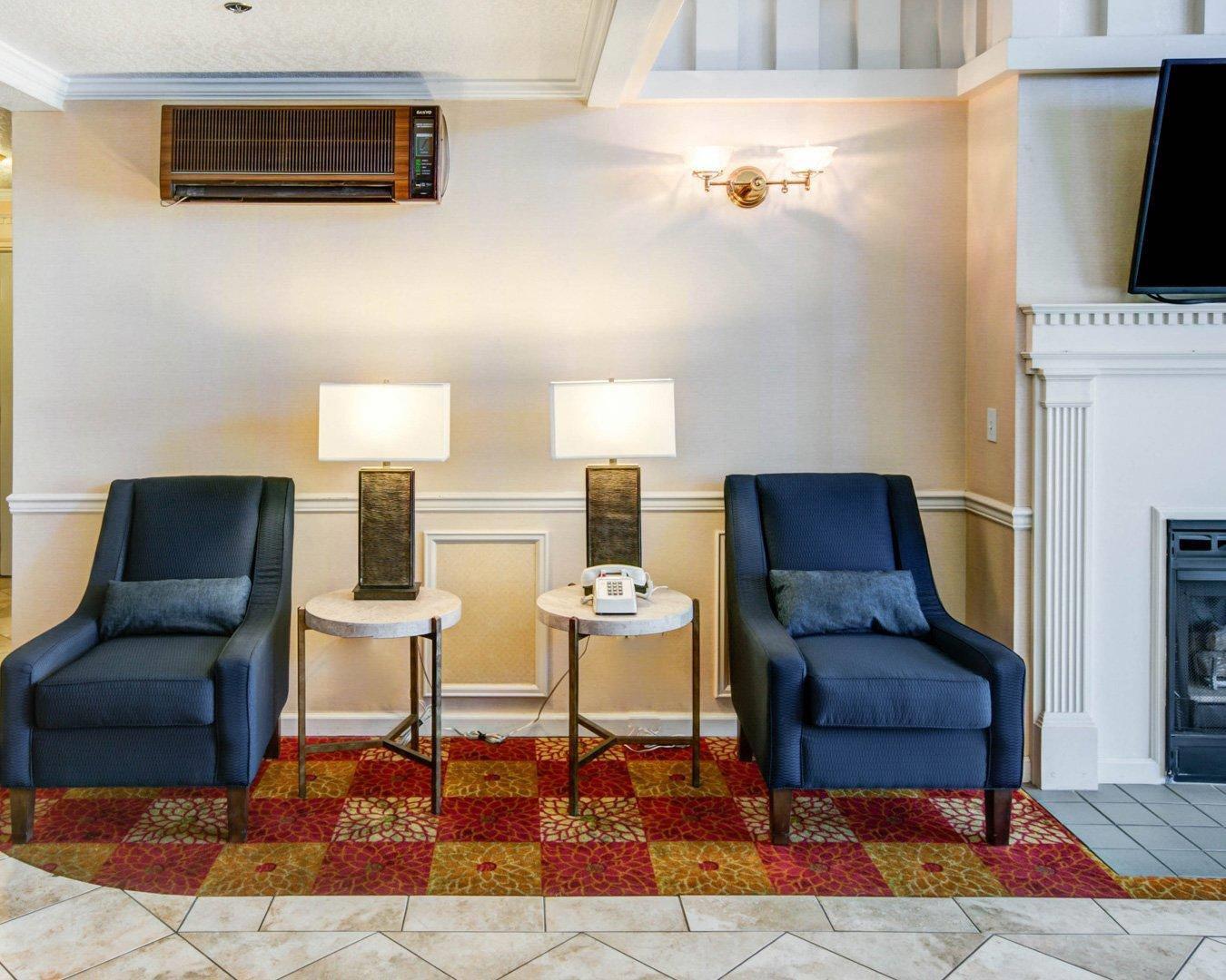 Lobby with fireplace | Comfort Inn Redding