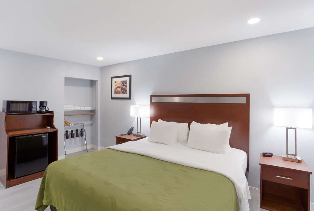 QUALITY INN REDDING NEAR I-5-guestroom-Guest Room,On-Site.jpg