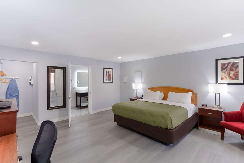 QUALITY INN REDDING NEAR I-5-guestroom-Guest Room,Suite,On-Site.jpg