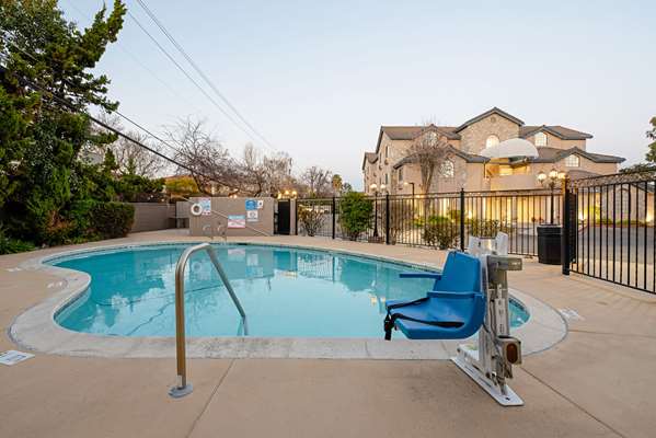 Pool - Clarion Hotel Silicon Valley San Jose