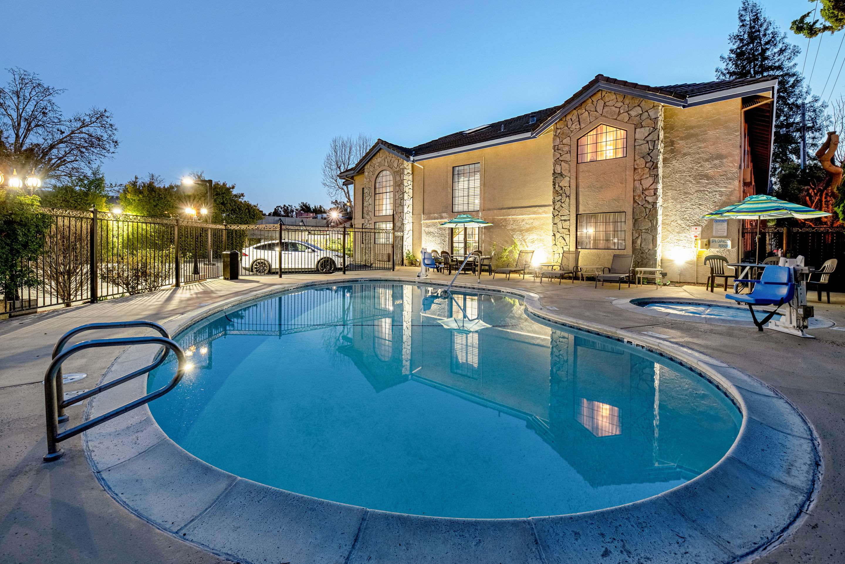 Outdoor pool with hot tub