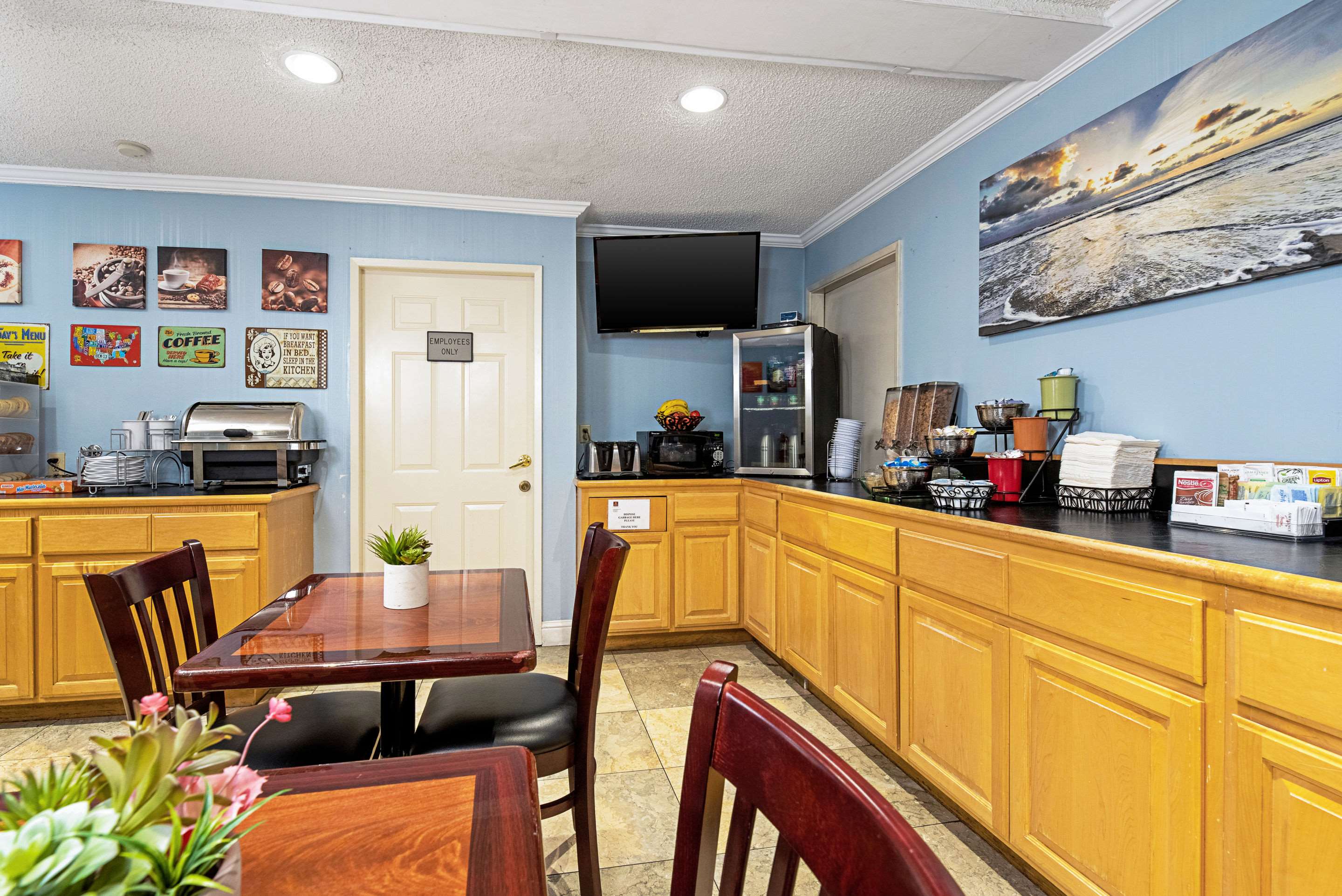 Breakfast area