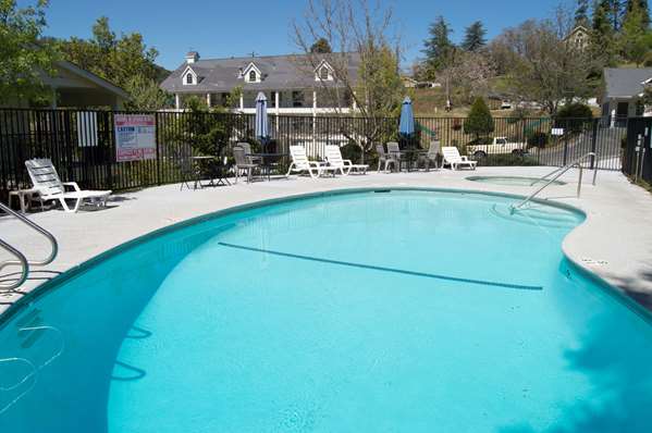 Pool - Quality Inn Yosemite Valley Gateway Mariposa