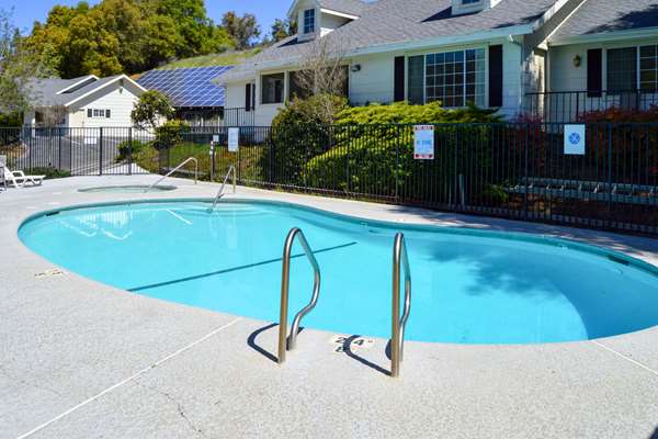 Pool - Quality Inn Yosemite Valley Gateway Mariposa