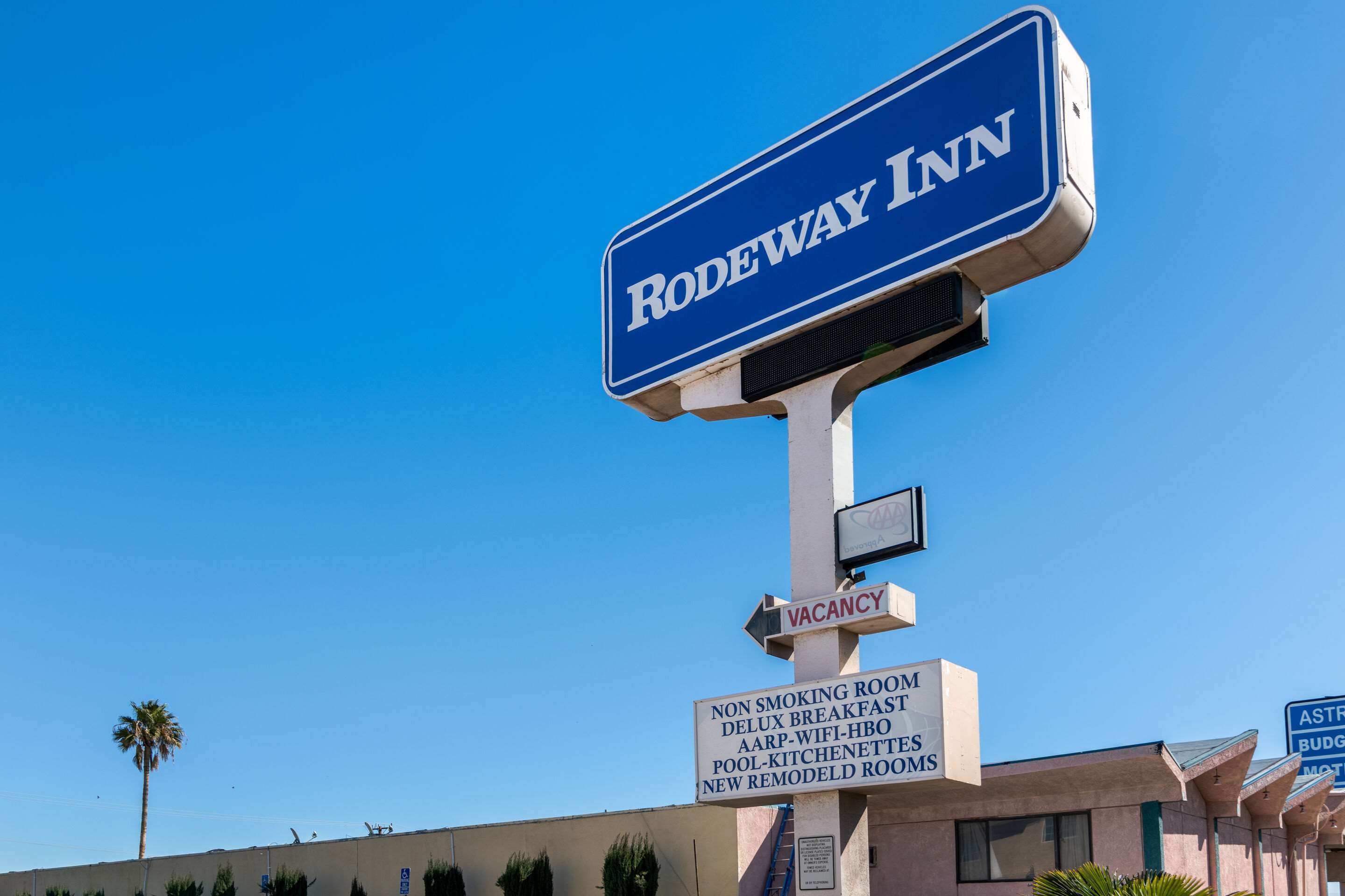 Hotel exterior | Rodeway Inn On Historic Route 66
