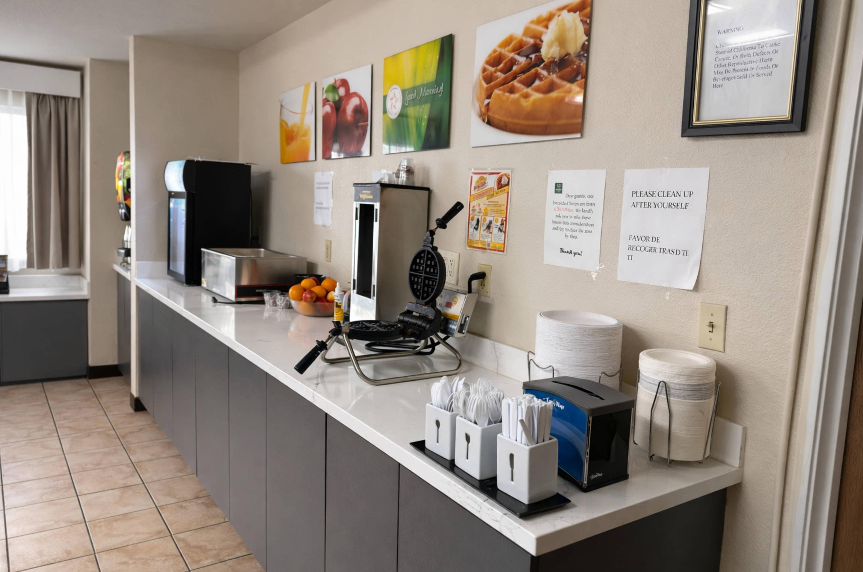 Breakfast area | Quality Inn & Suites Santa Rosa