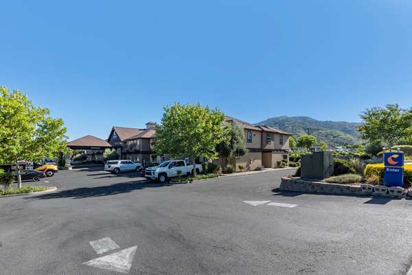 Exterior view - Comfort Inn & Suites Ukiah