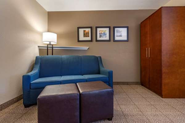 Suite - Comfort Inn & Suites Ukiah