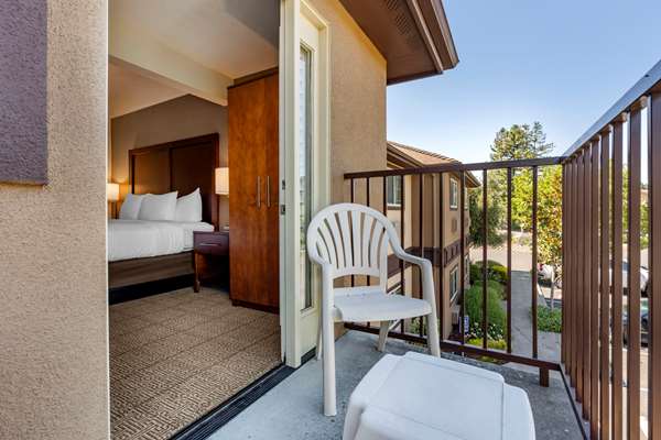 Suite - Comfort Inn & Suites Ukiah