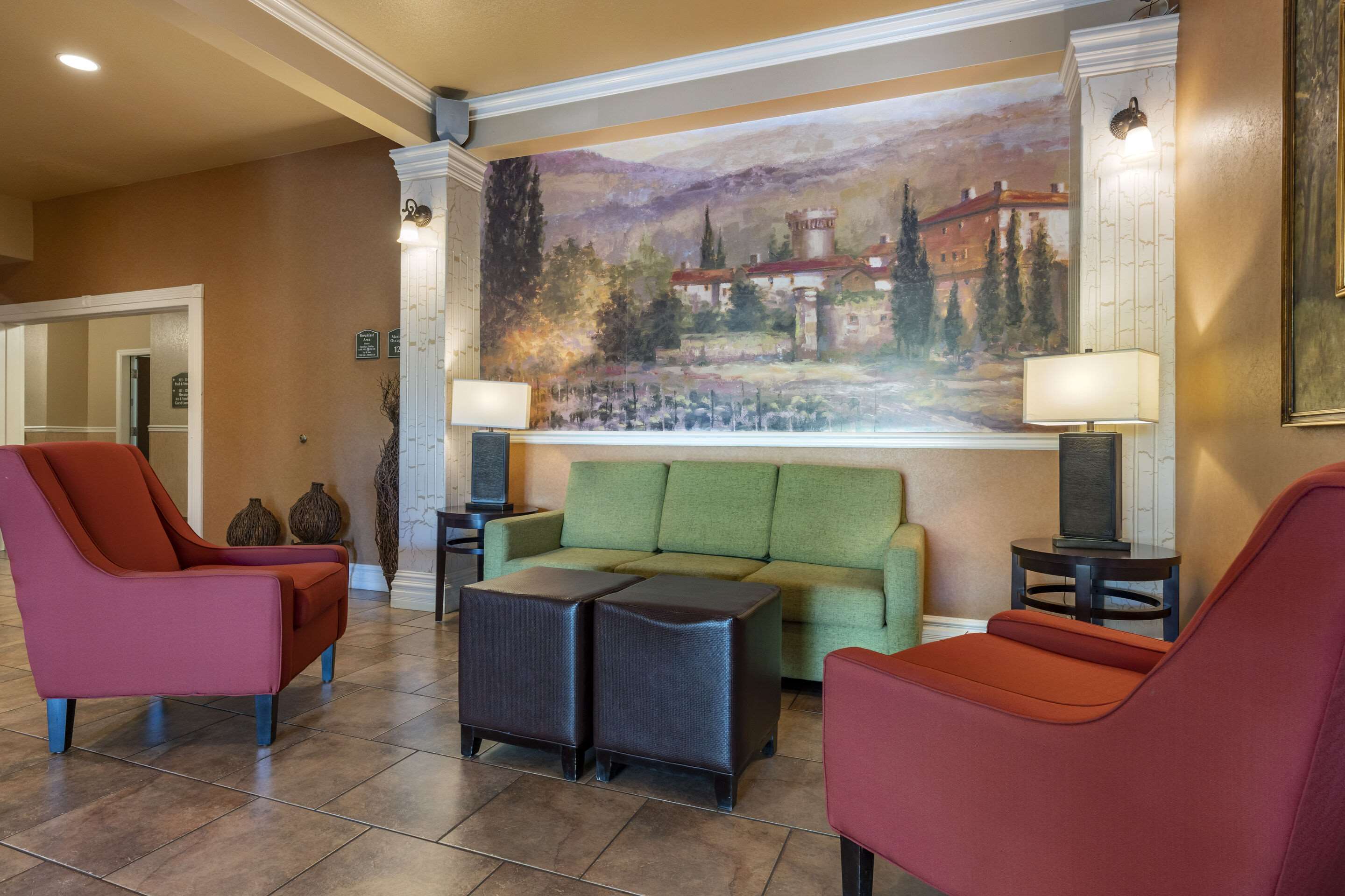 Lobby with sitting area | Comfort Inn & Suites Ukiah Mendocino County