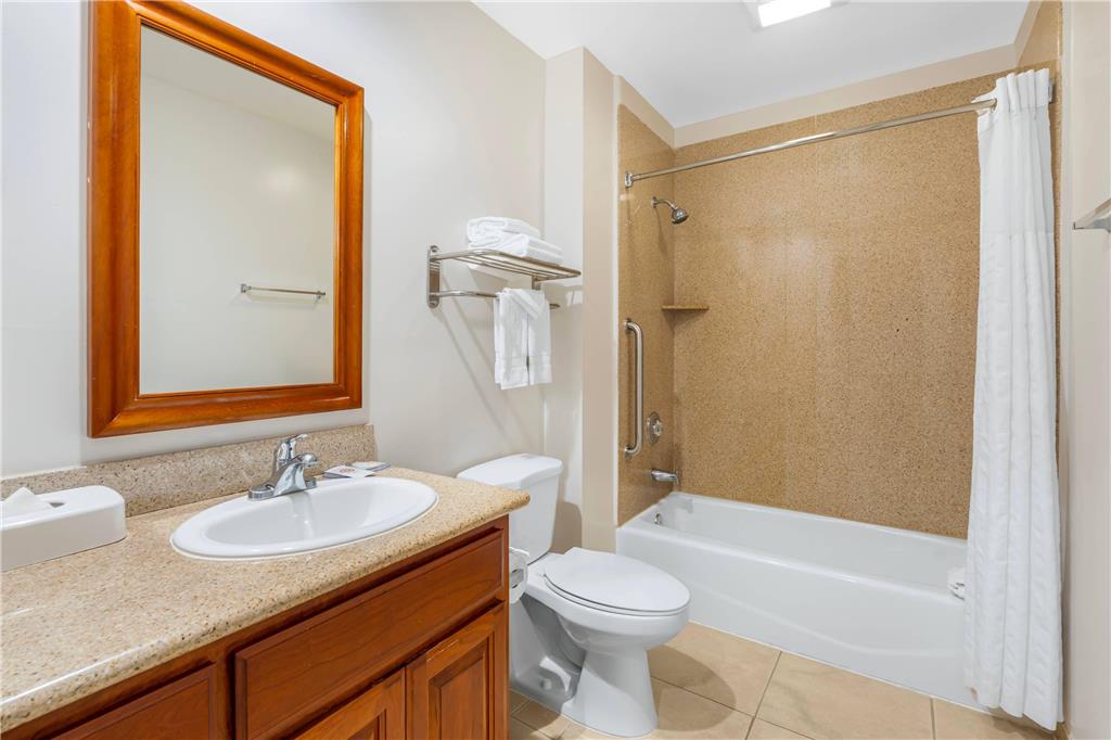 COMFORT INN COCKATOO NEAR LAX AIRPO-guestroom-Guest Room,Bathroom,On-Site.jpg