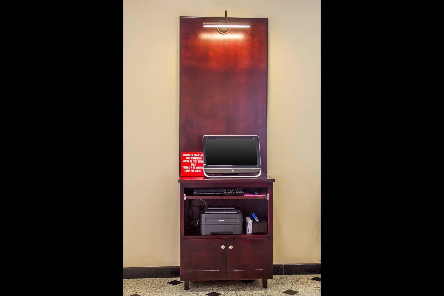 Business center | Comfort Inn Cockatoo near LAX Airport