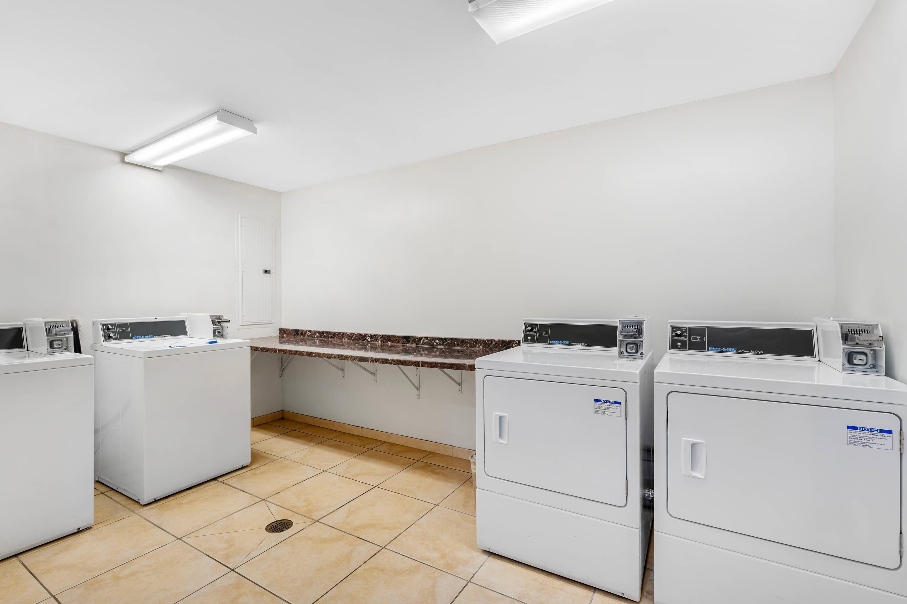 Guest laundry facilities | Comfort Inn Cockatoo near LAX Airport