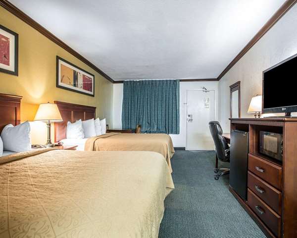  - Quality Inn Naval Base San Diego - I-5, Exit 12