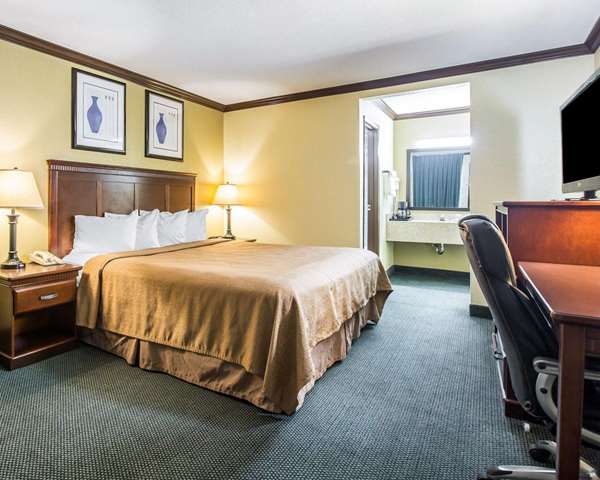  - Quality Inn Naval Base San Diego - I-5, Exit 12
