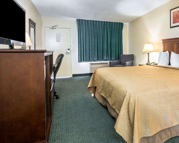  - Quality Inn Naval Base San Diego - I-5, Exit 12