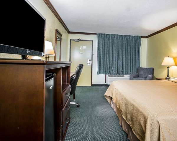  - Quality Inn Naval Base San Diego - I-5, Exit 12