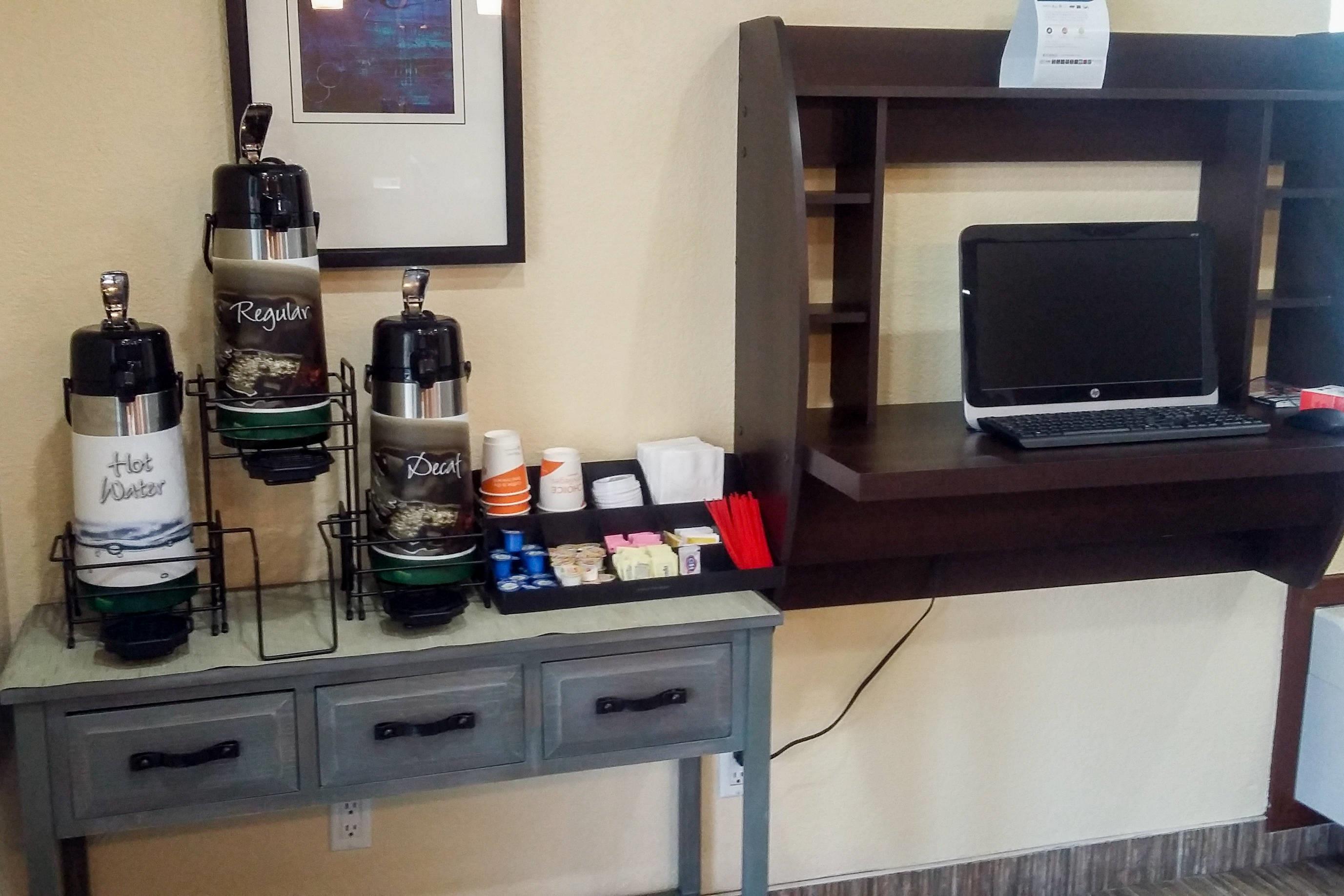 Hotel lobby | Quality Inn San Diego I-5 Naval Base